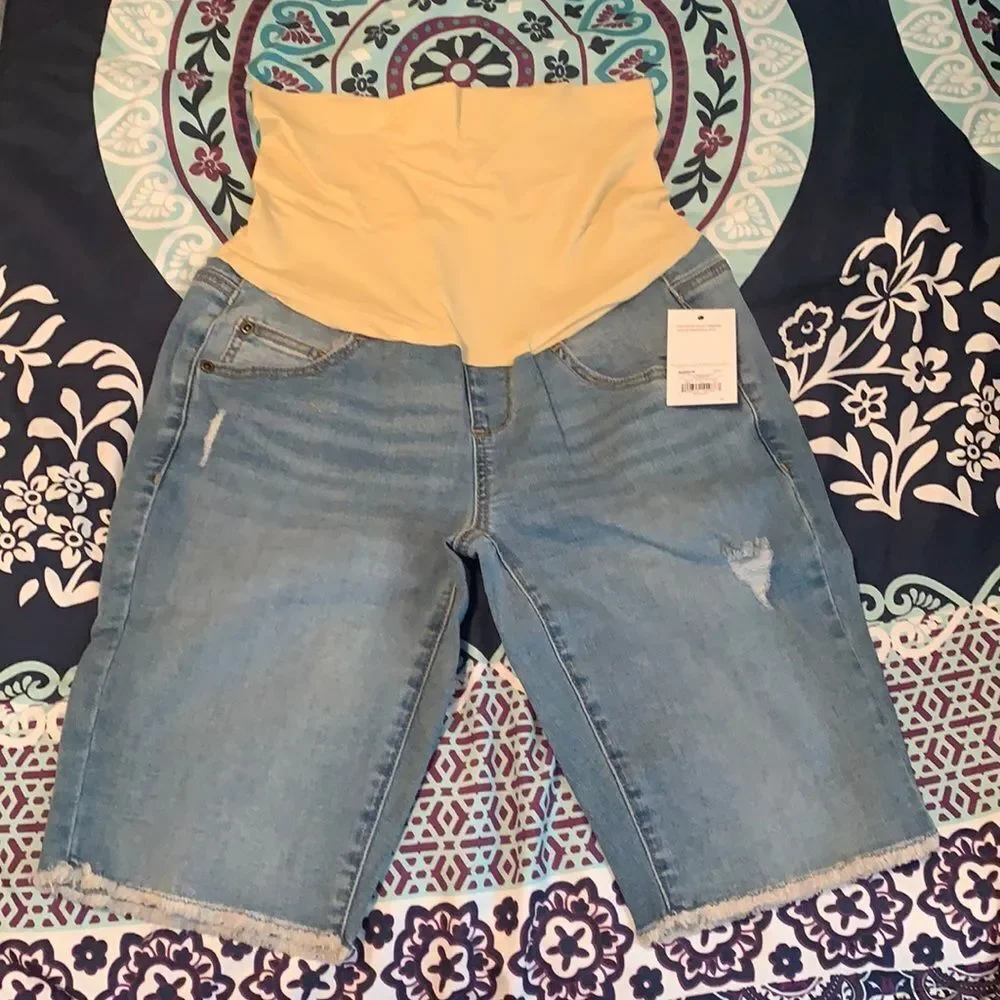 Maternity Denim Jean‎ Bermuda Shorts Size 4 New